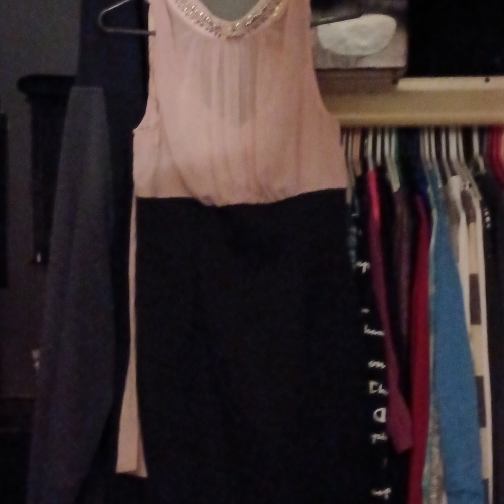 Dress - Picture 3 of 4